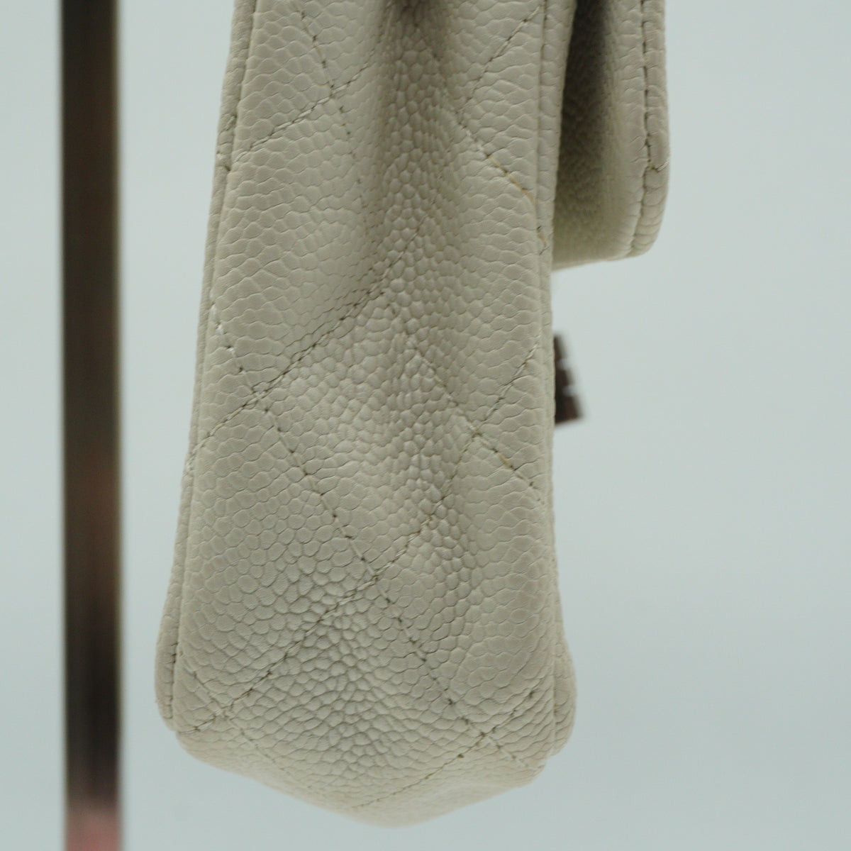 Chanel	2.55 Reissue Small Flap Bag White MW