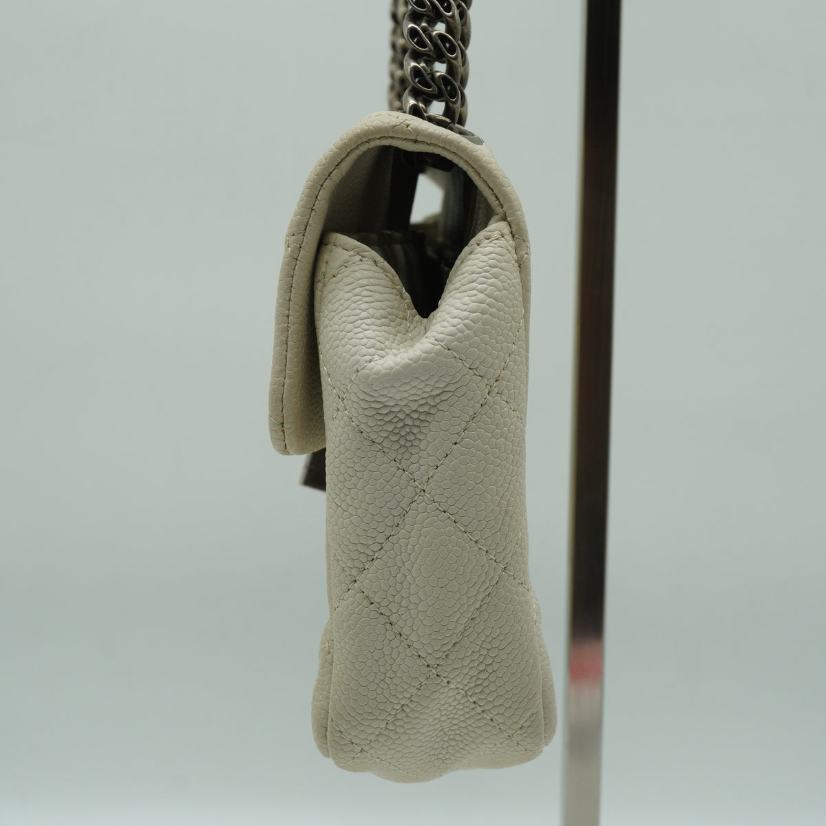 Chanel	2.55 Reissue Small Flap Bag White MW