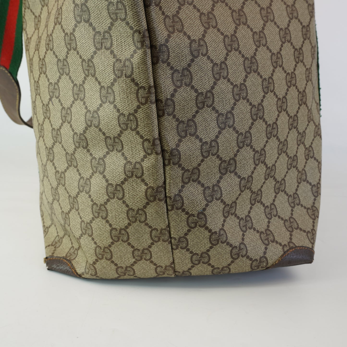 Gucci GG Supreme Duffle Bag