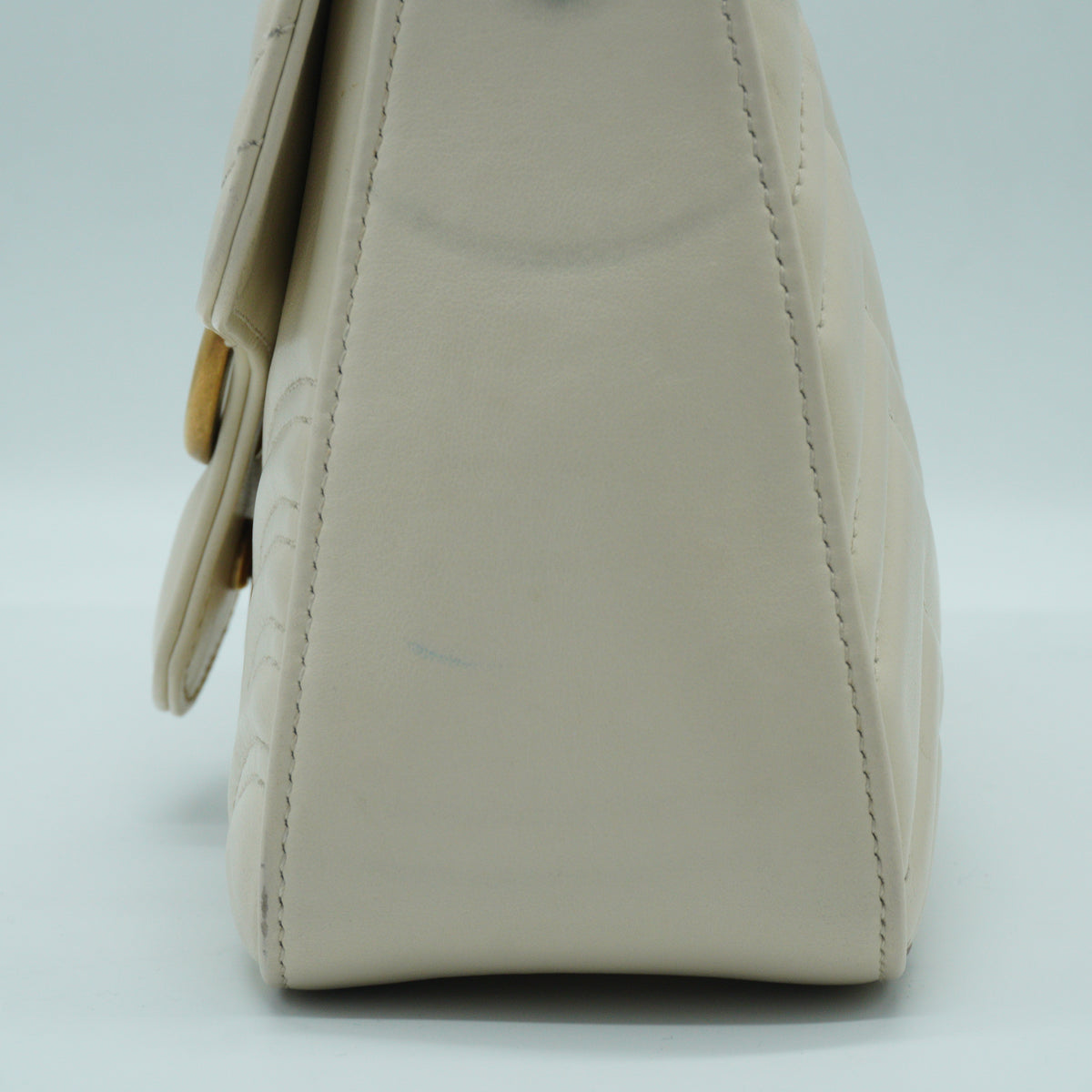 Gucci	GG Marmont Matelasse Top Handle Bag White GHW