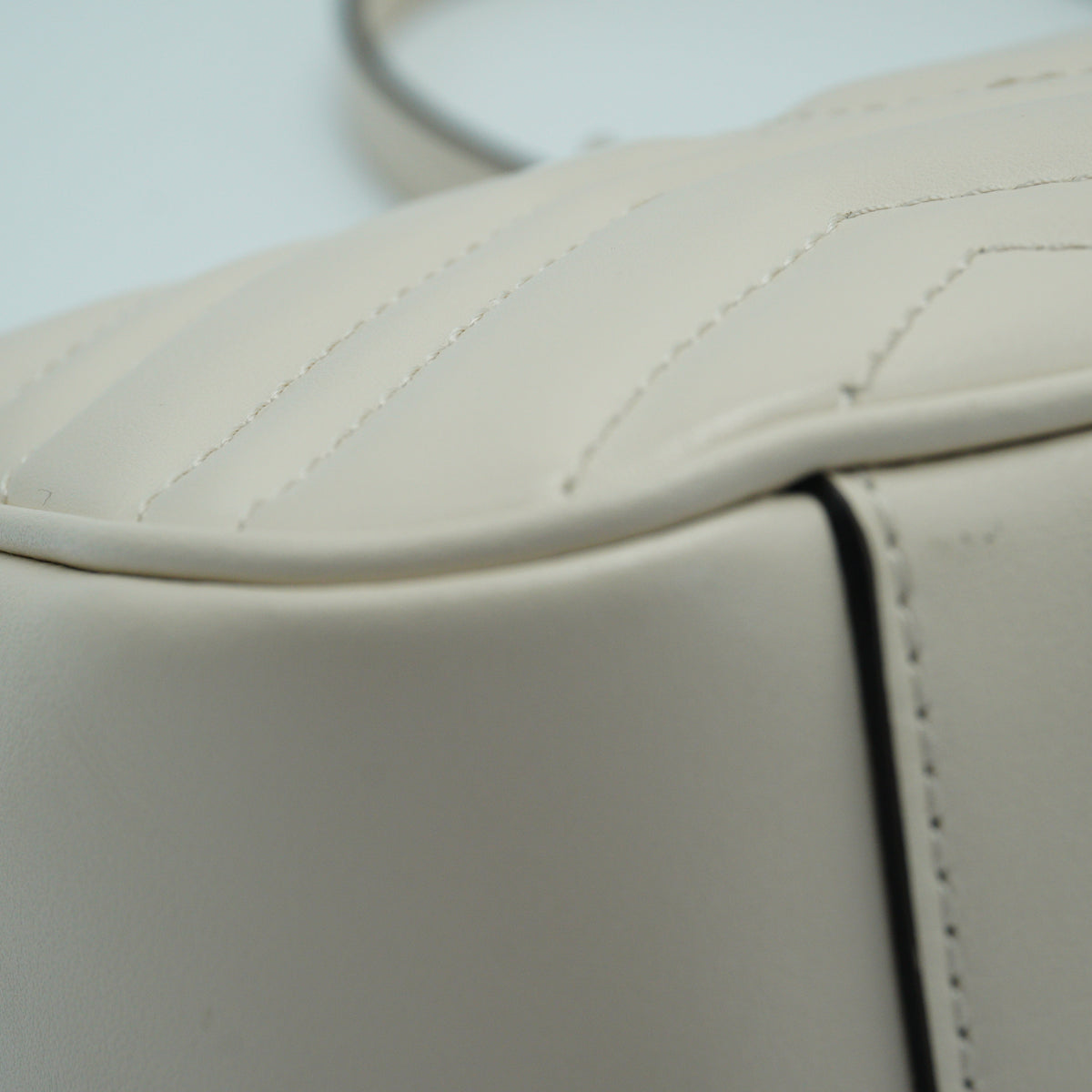 Gucci GG Marmont Matelassé Flap Shoulder Bag White GHW