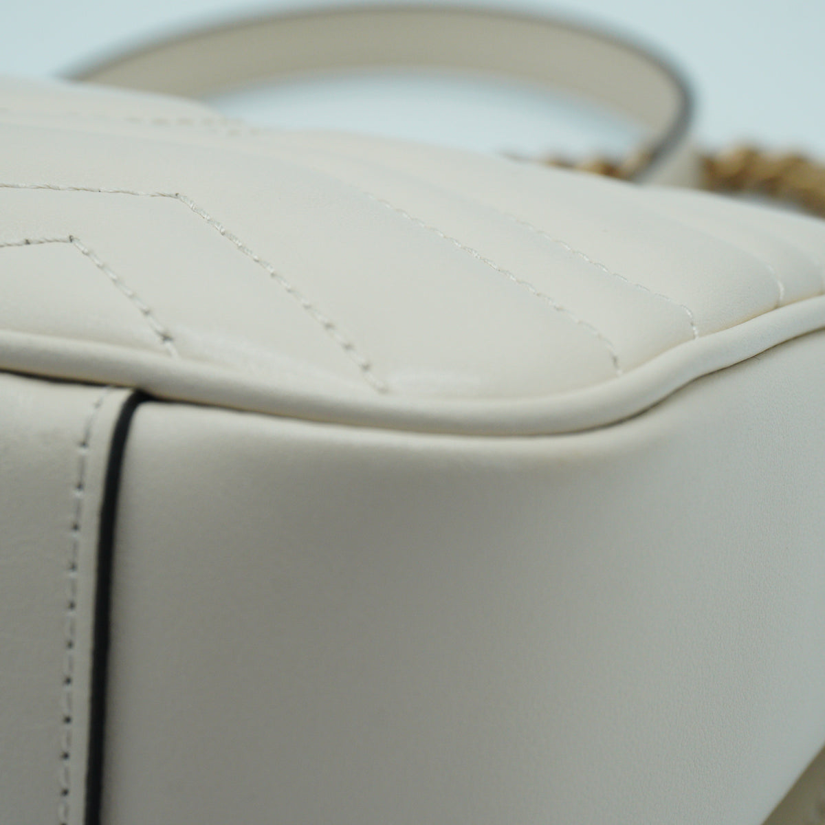Gucci GG Marmont Matelassé Flap Shoulder Bag White GHW