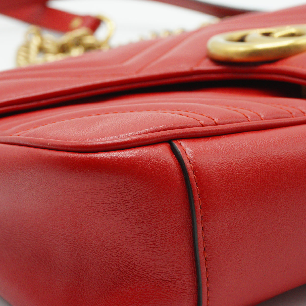 Gucci GG Marmont Shoulder Bag Medium Red GHW