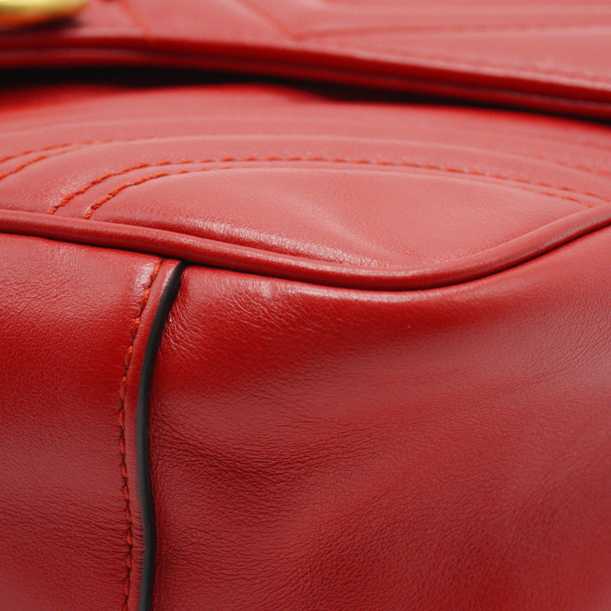 Gucci GG Marmont Shoulder Bag Medium Red GHW