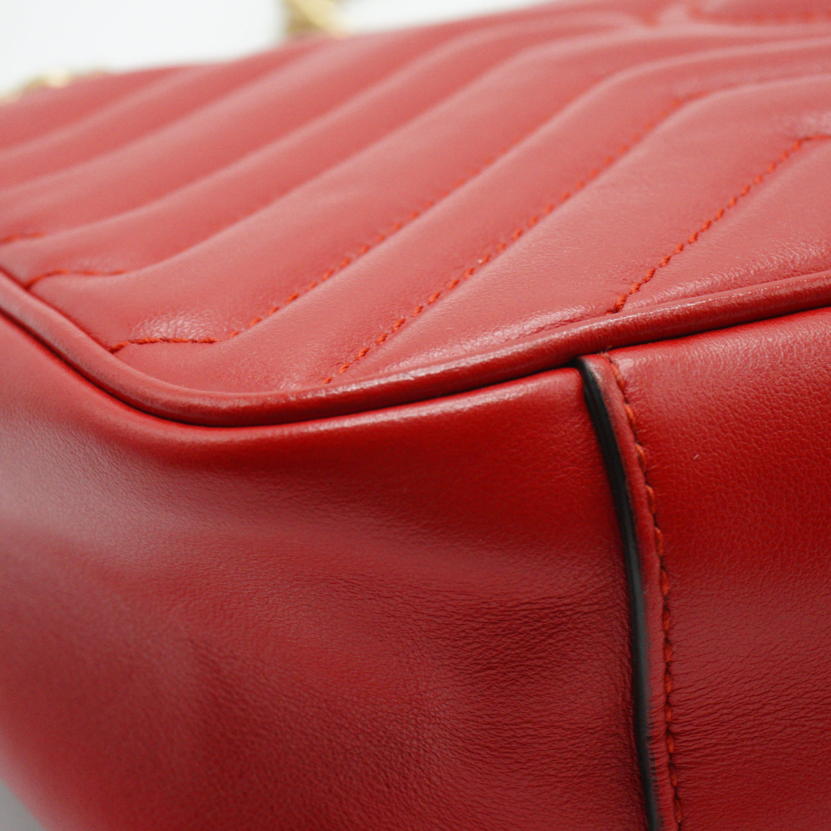 Gucci GG Marmont Shoulder Bag Medium Red GHW