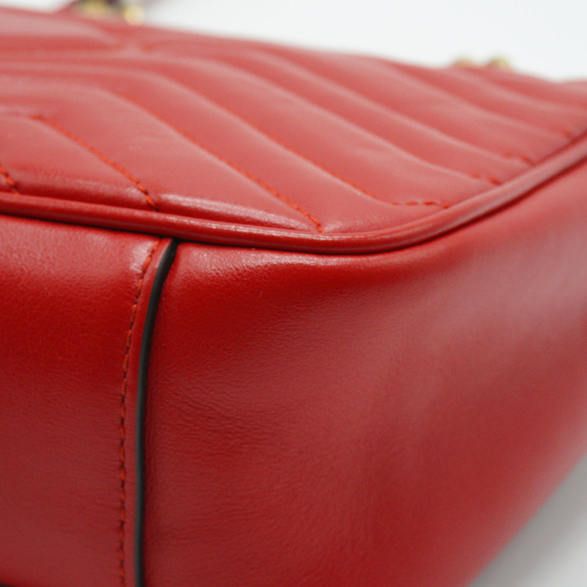 Gucci GG Marmont Shoulder Bag Medium Red GHW