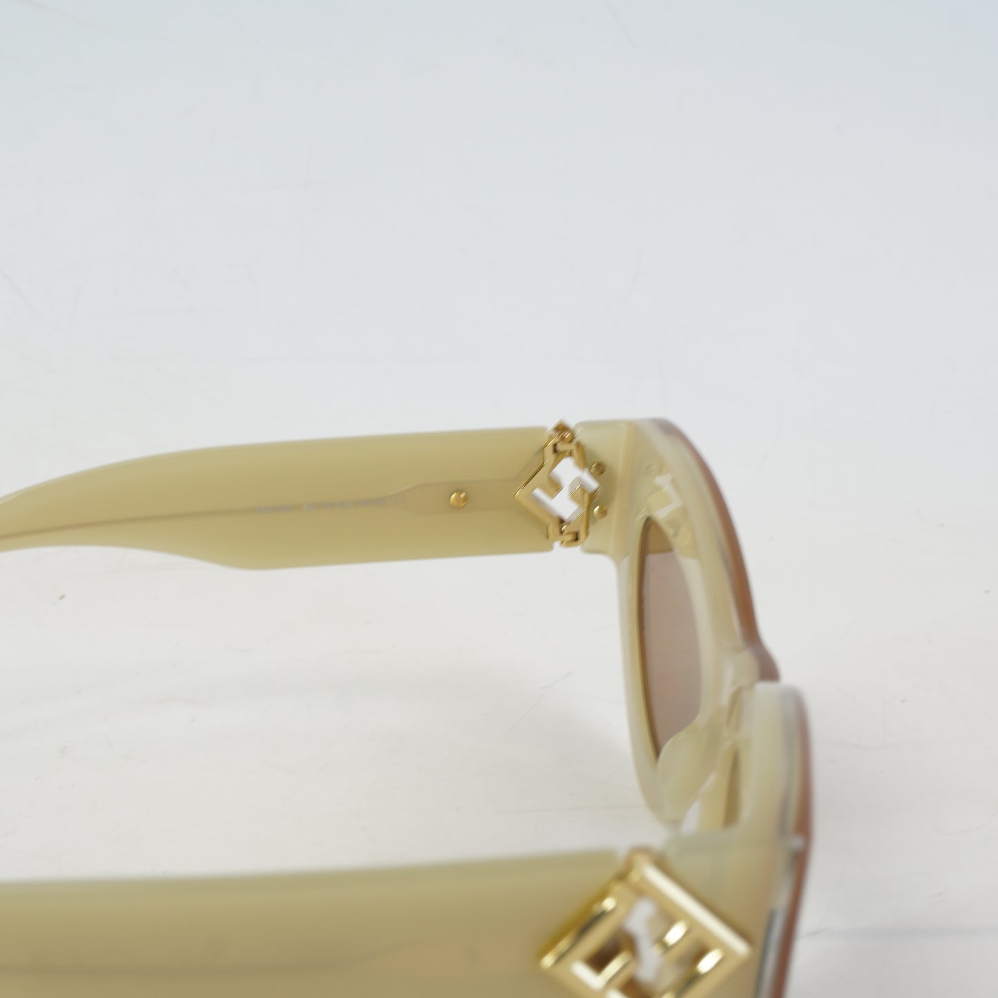 Fendi FF Diamonds FE401461 Sunglasses