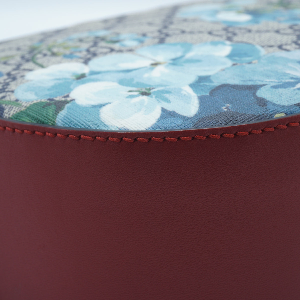 Gucci	GG Supreme Small Monogram Blooms/ Red GHW