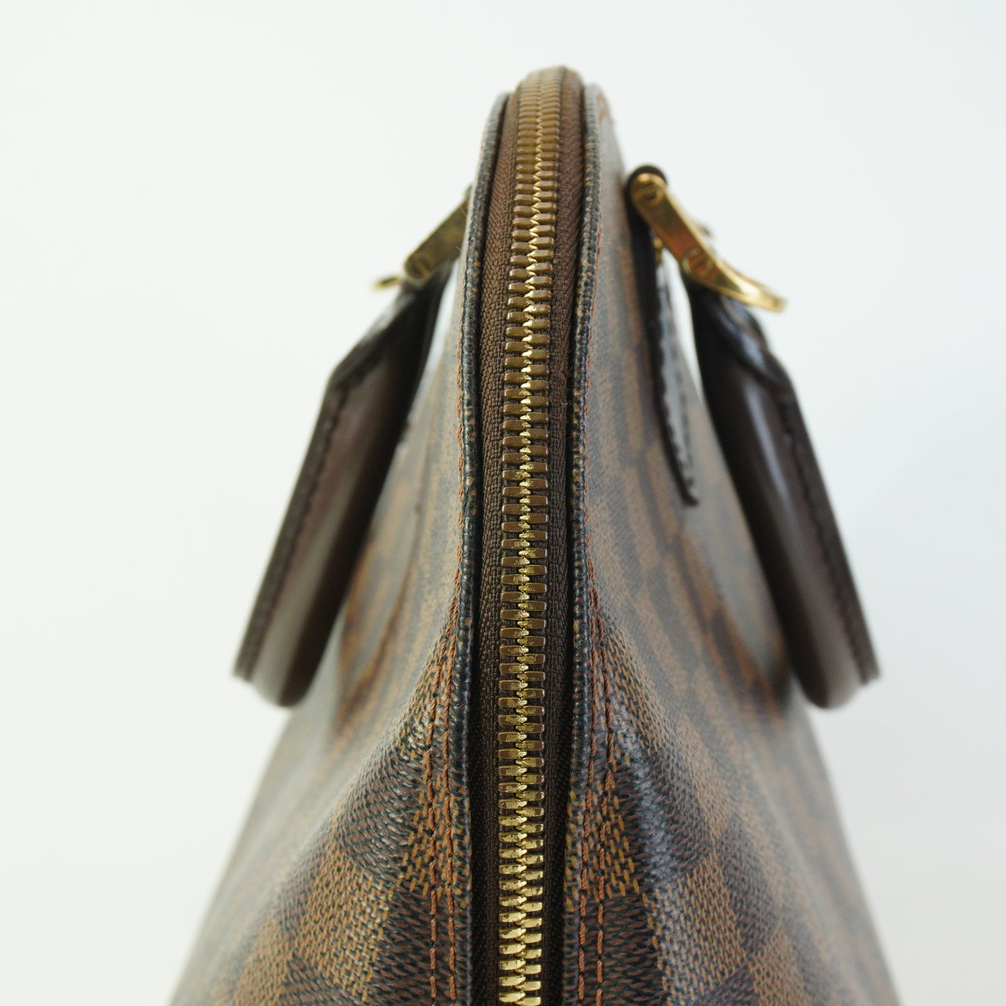Louis Vuitton	Alma PM GHW