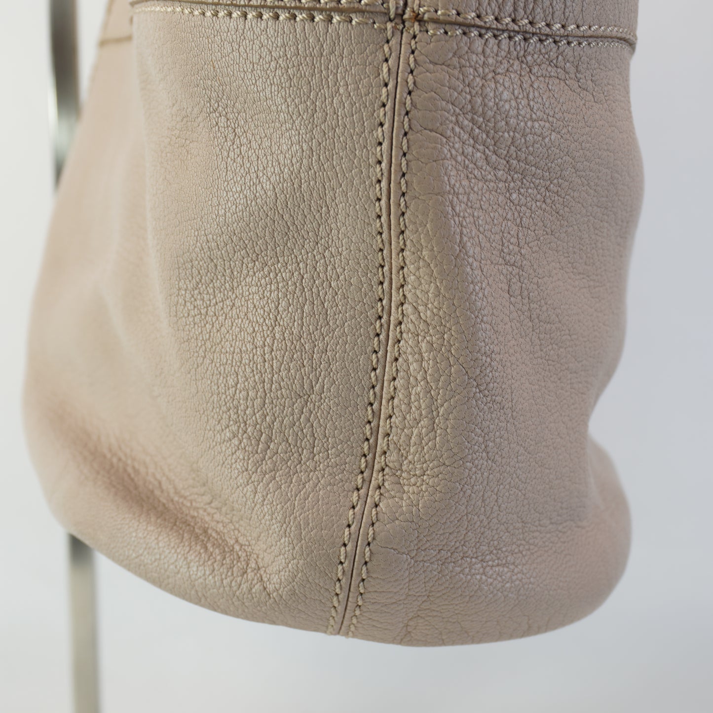 Givenchy Nightangle Beige