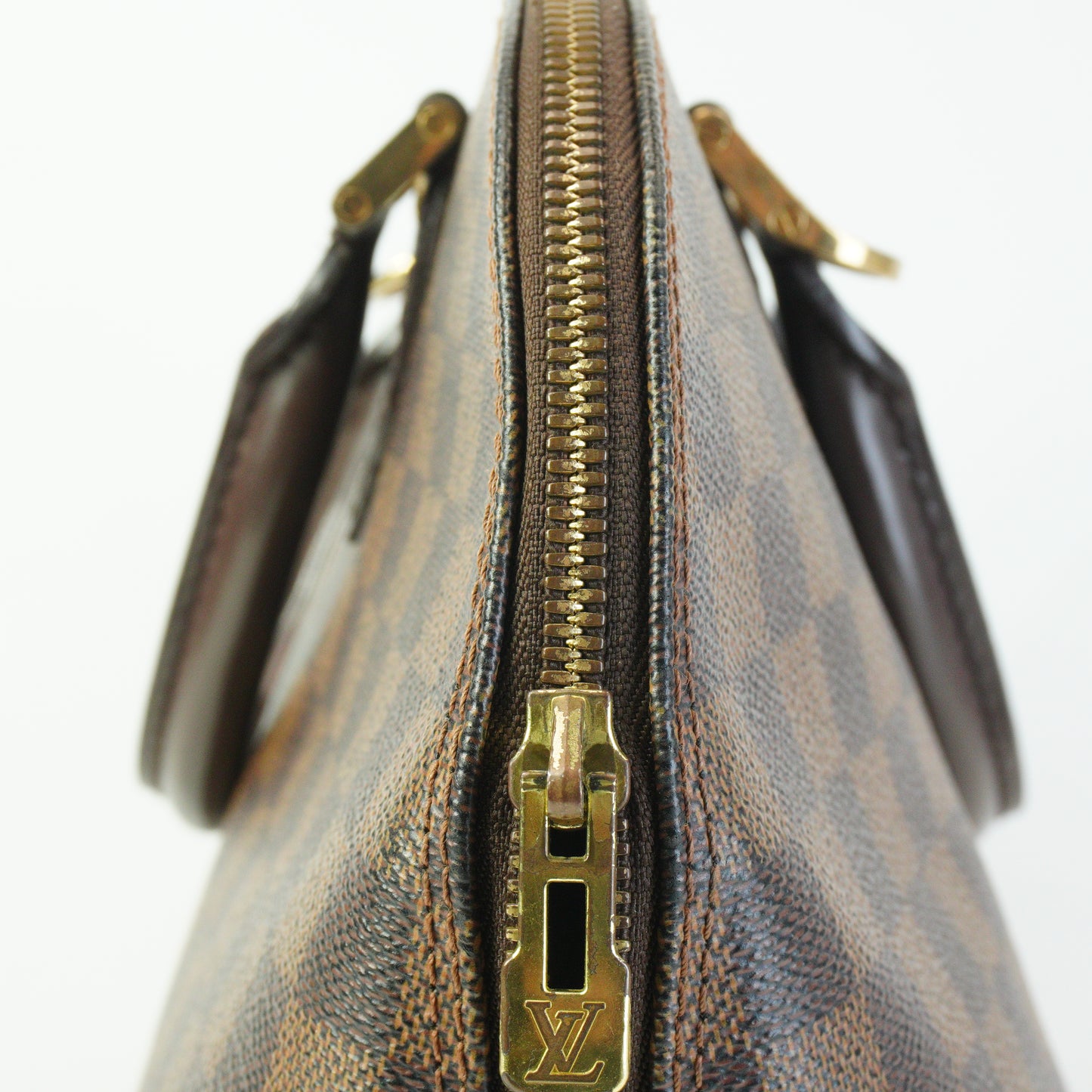 Louis Vuitton	Alma PM GHW