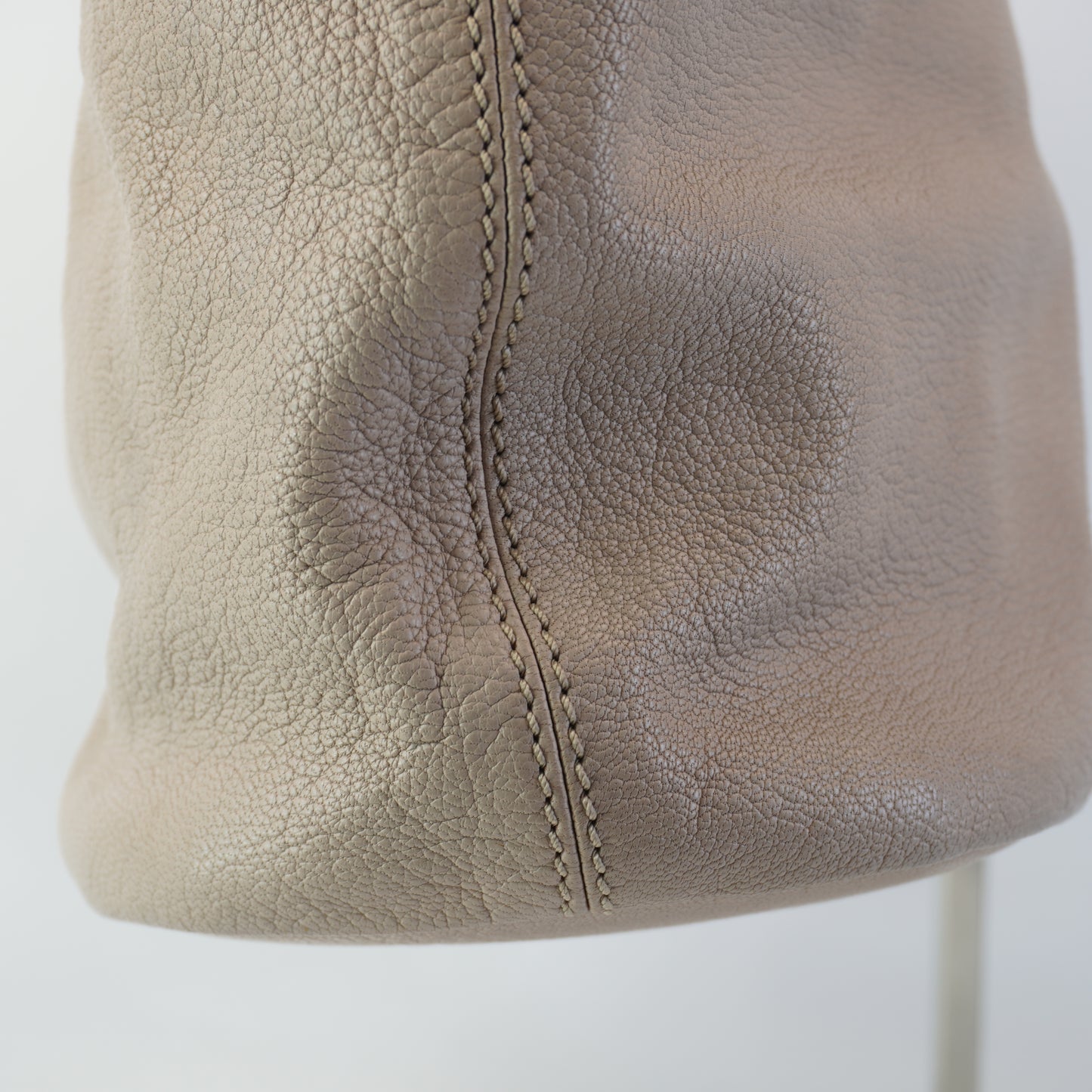 Givenchy Nightangle Beige