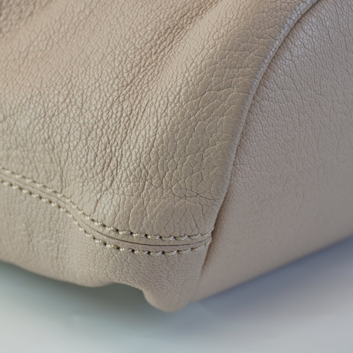 Givenchy Nightangle Beige