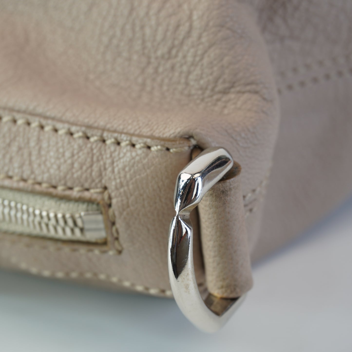 Givenchy Nightangle Beige