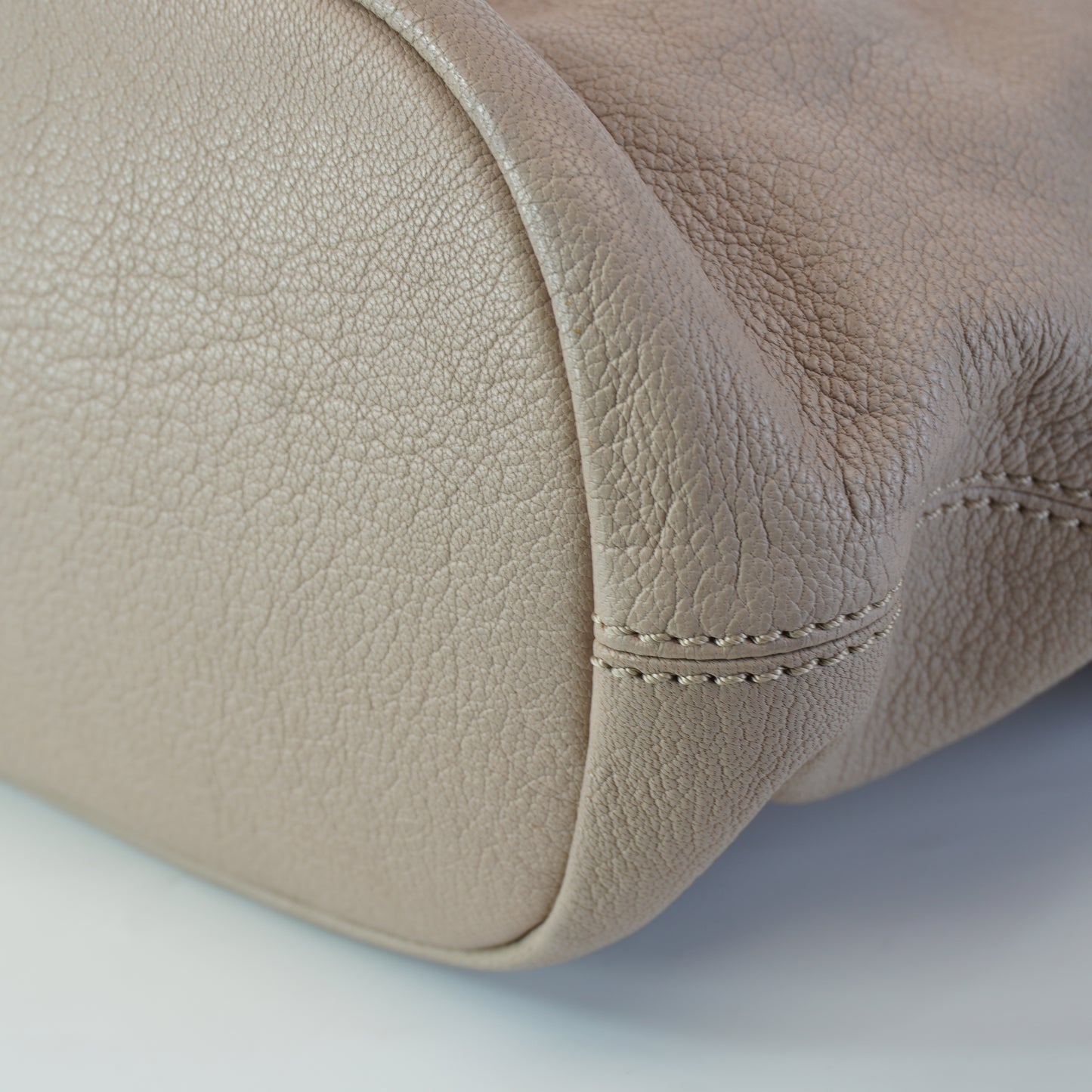 Givenchy Nightangle Beige