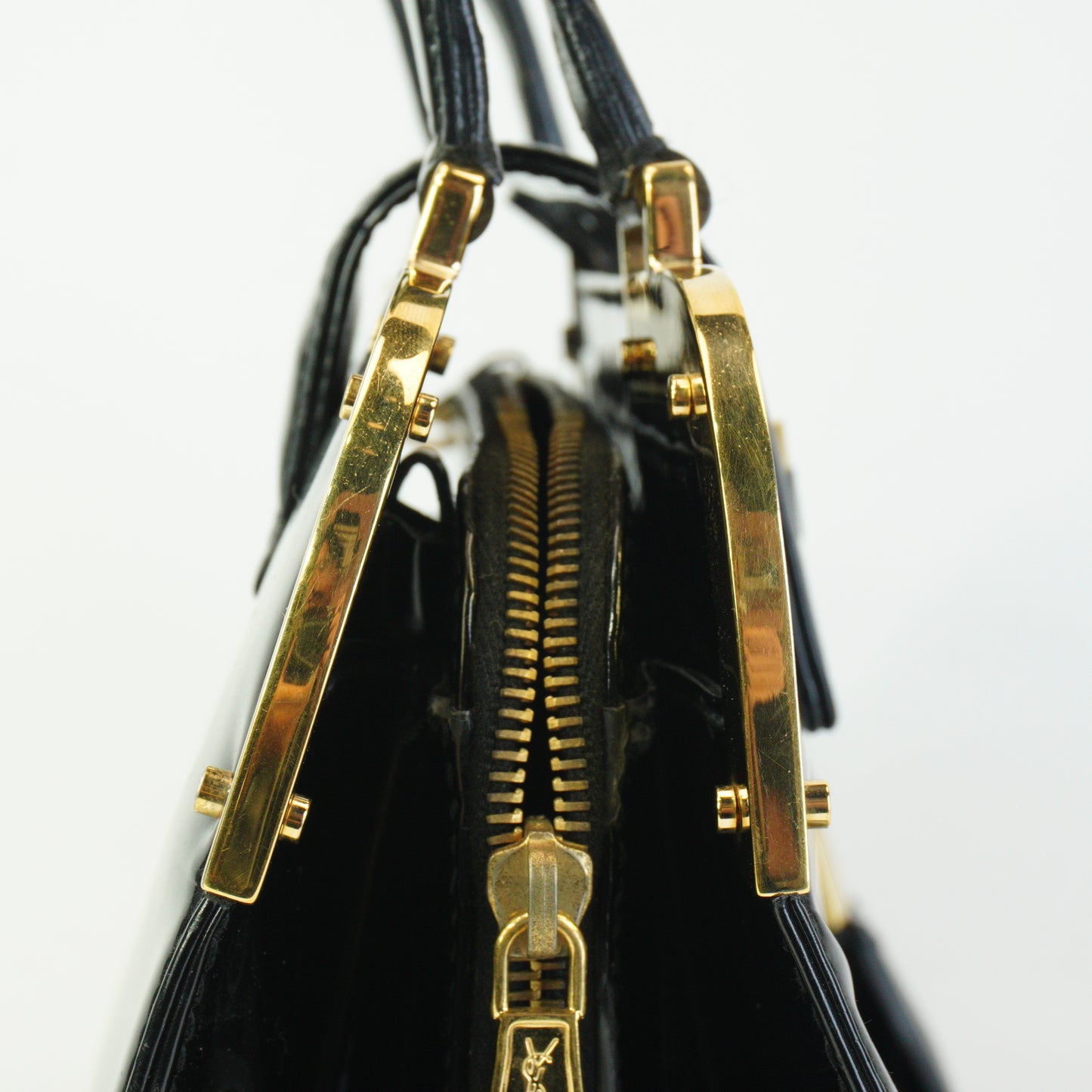 YSL	Patent Uptown Medium GHW