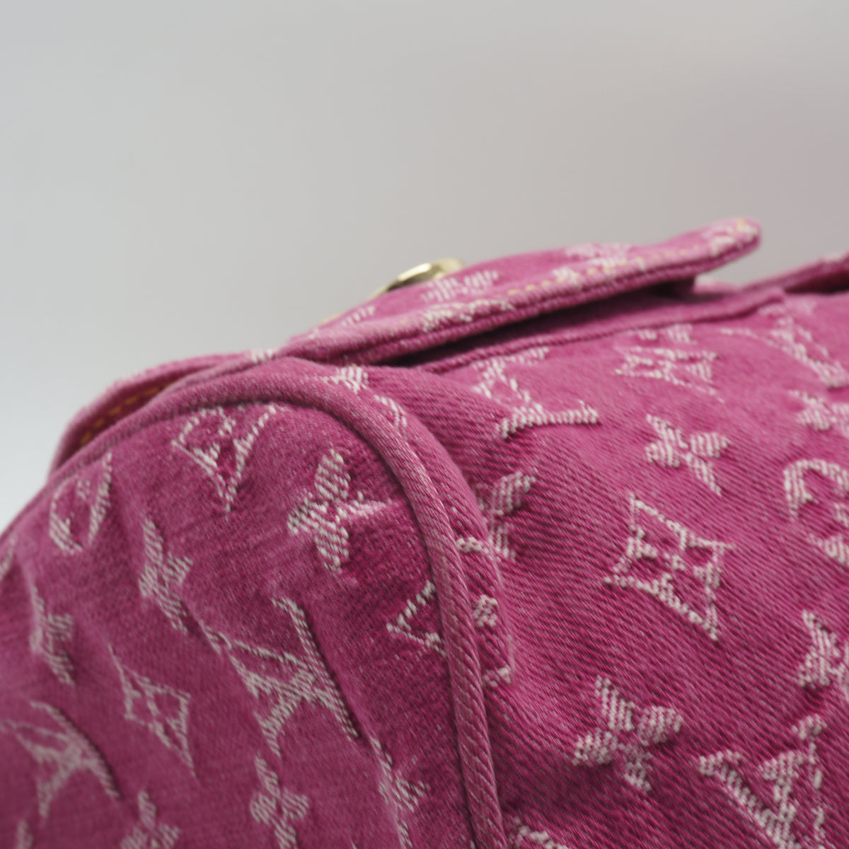 Louis Vuitton	Fuchsia Monogram Denim Neo Medium Speedy Bag GHW