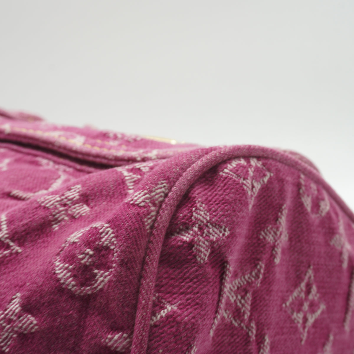 Louis Vuitton	Fuchsia Monogram Denim Neo Medium Speedy Bag GHW