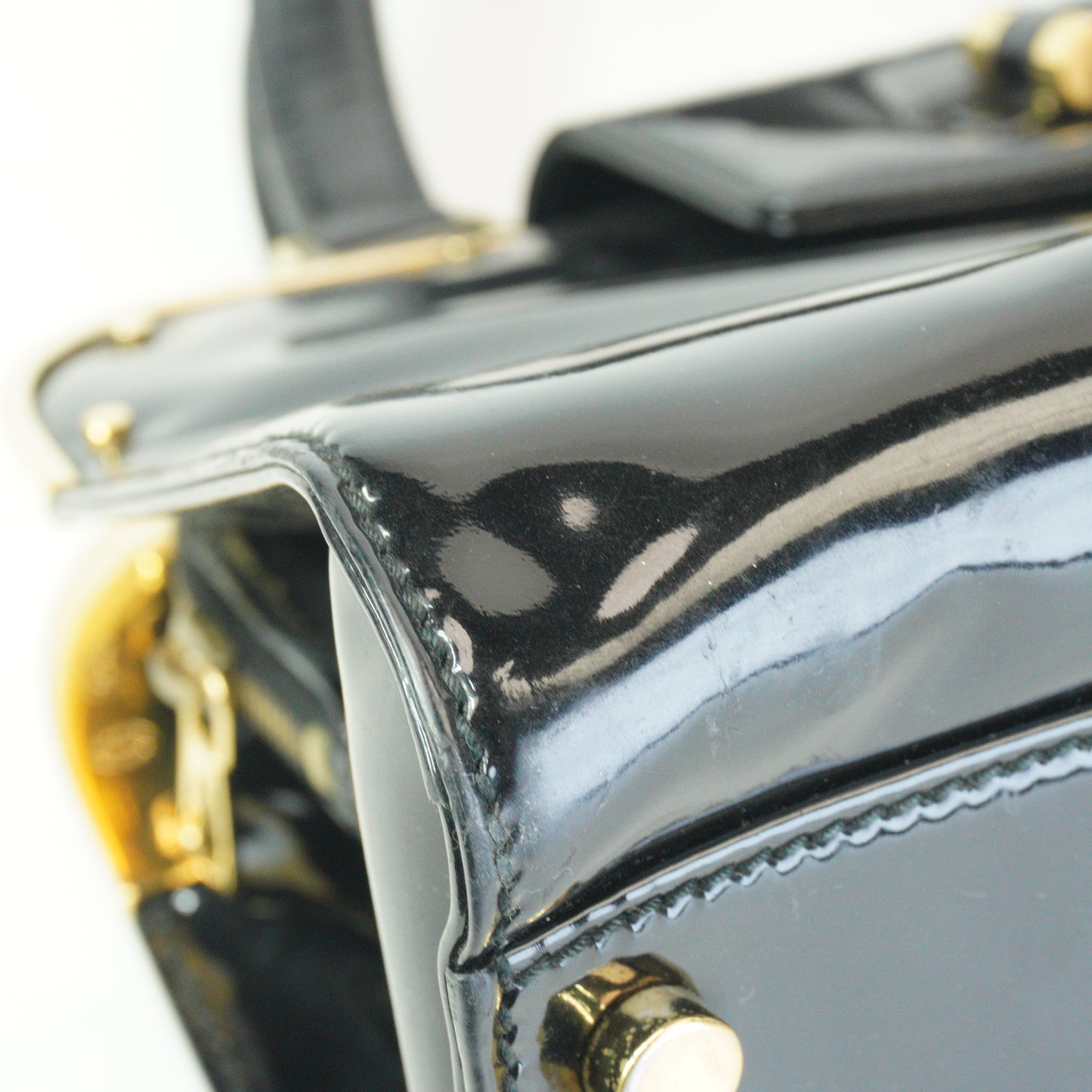 YSL	Patent Uptown Medium GHW