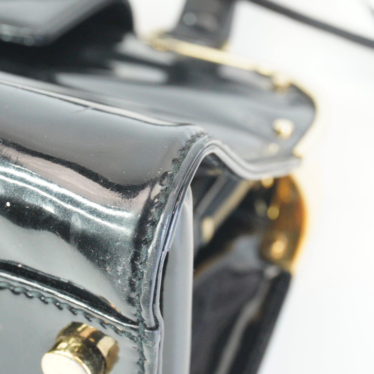 YSL	Patent Uptown Medium GHW