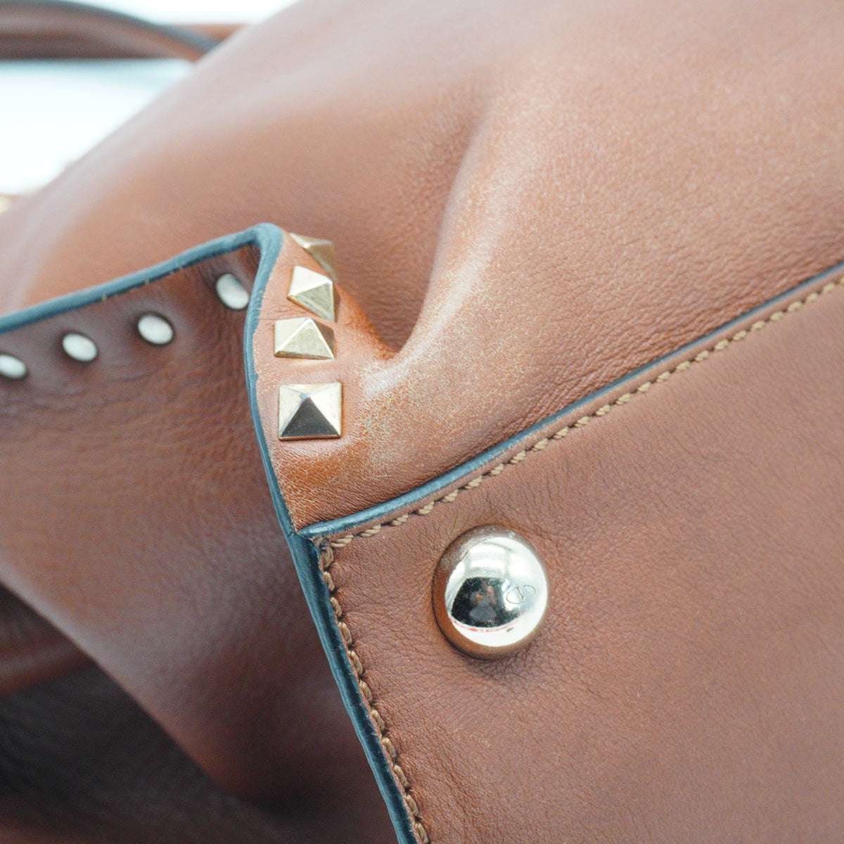 Valentino	Rockstud Dome Bag Saddle Brown Medium GHW