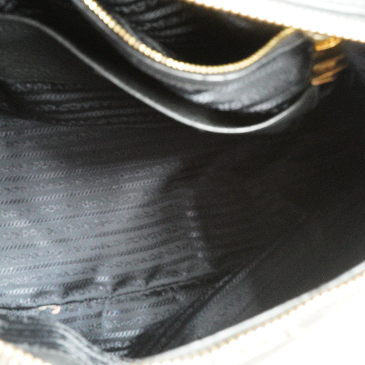 Prada	Vitello Daino Sacca 2 Manici Hobo Bag Black Large GHW