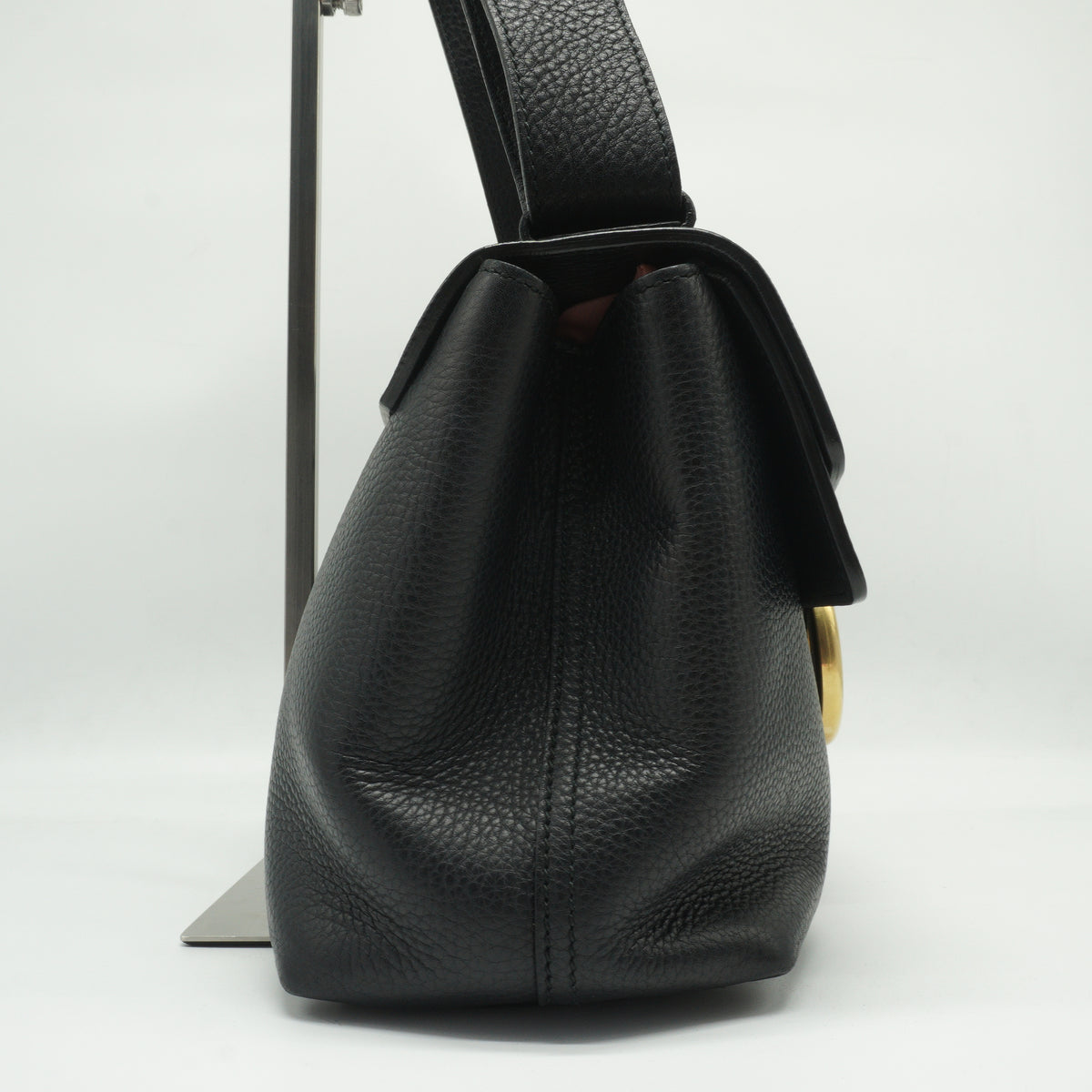 Gucci GG Marmont Leather Flap Shoulder Bag medium black GHW