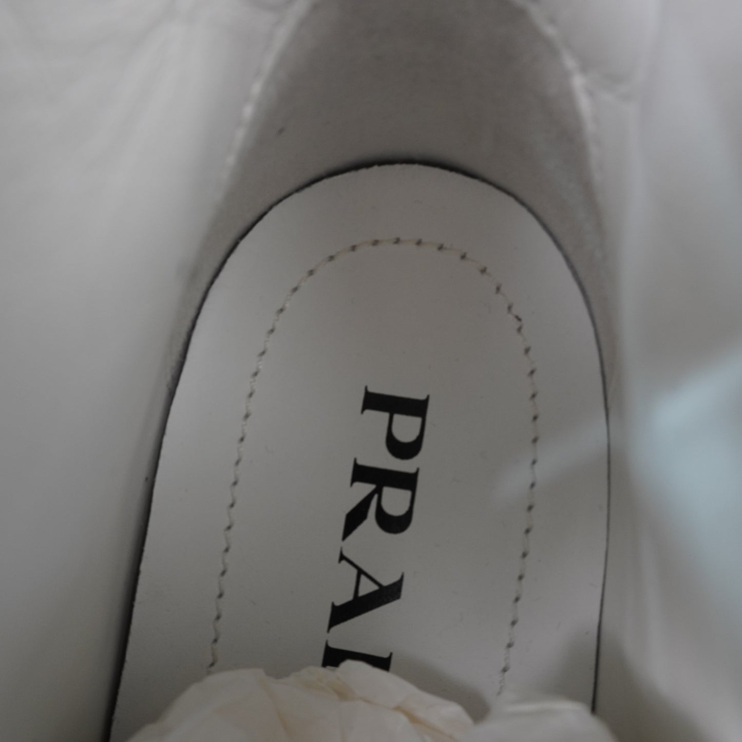 Prada Highcut size37