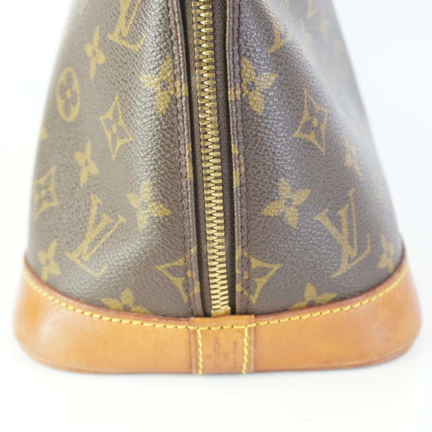 Louis Vuitton	Alma PM Mono canvas GHW Medium