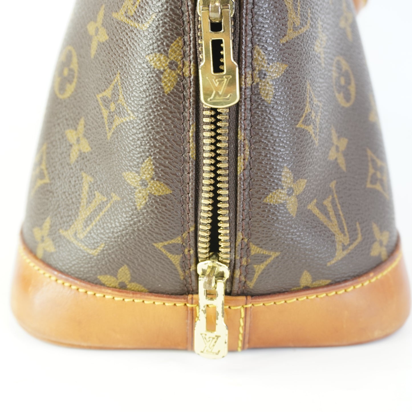 Louis Vuitton	Alma PM Mono canvas GHW Medium