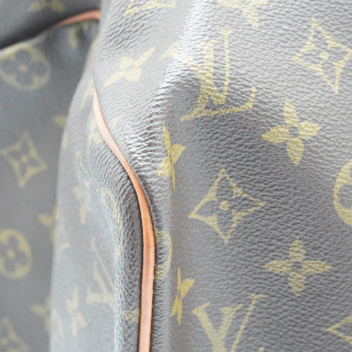 Louis Vuitton	Keepall 45 Mono GHW