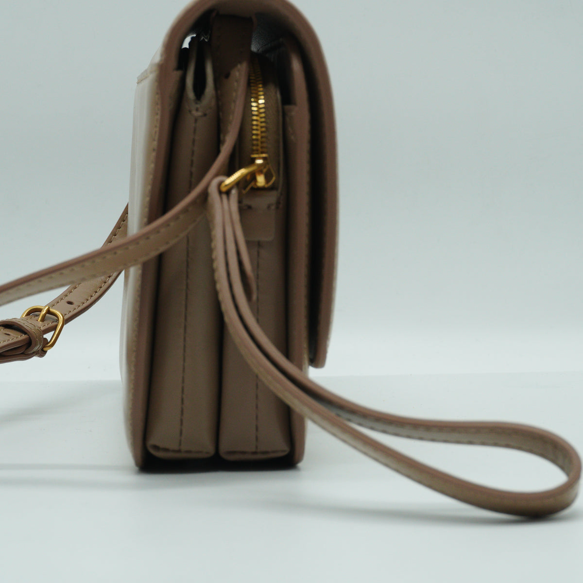 Balenciaga	B Small Crossbody Bag Tan GHW
