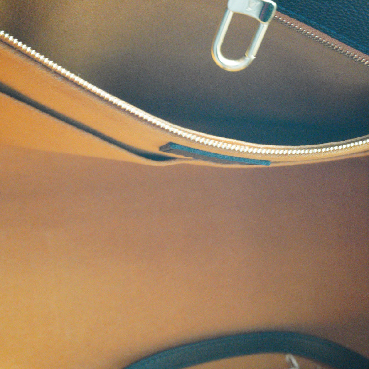 Louis Vuitton	OnTheGo Black MM Tote Bag GHW