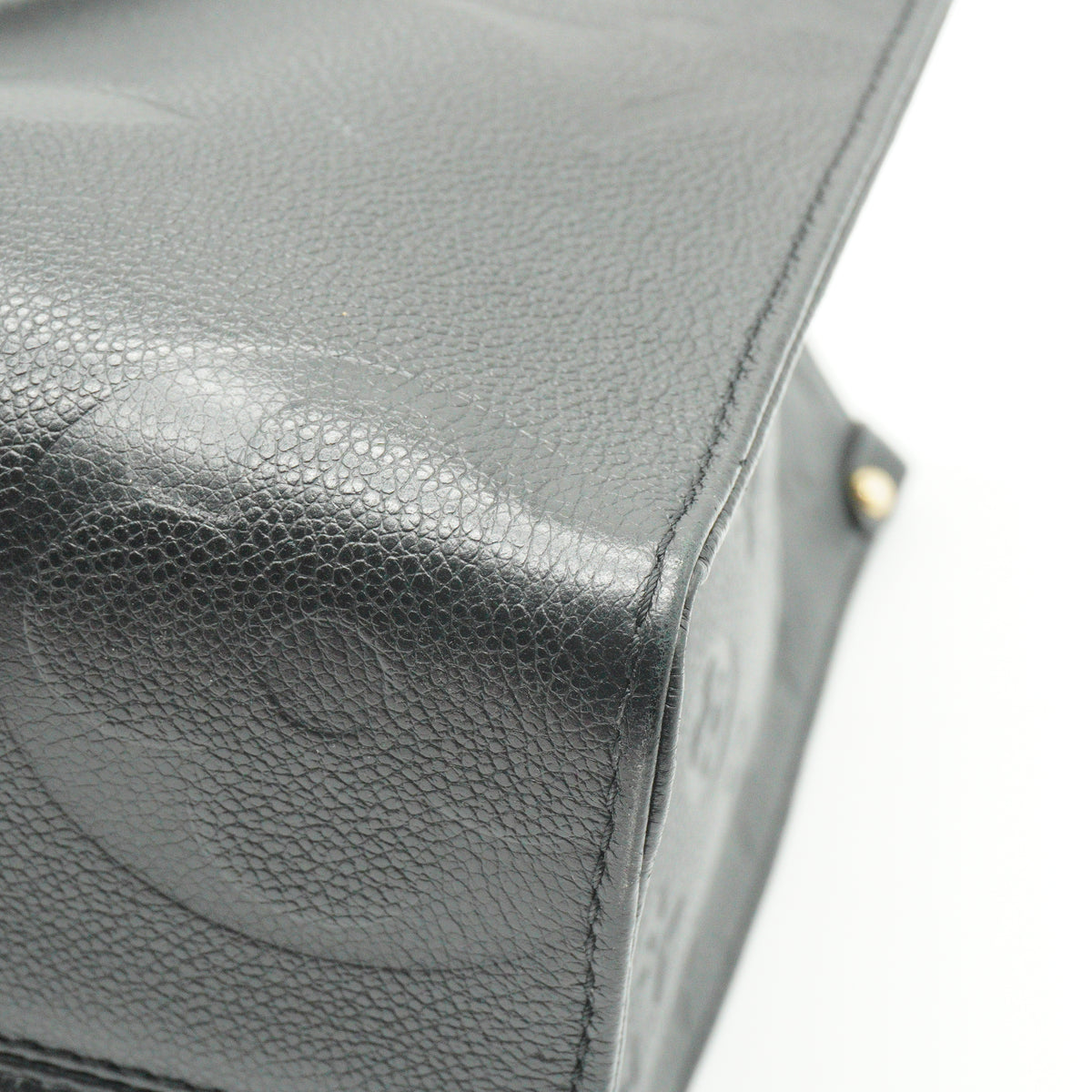 Louis Vuitton	OnTheGo Black MM Tote Bag GHW