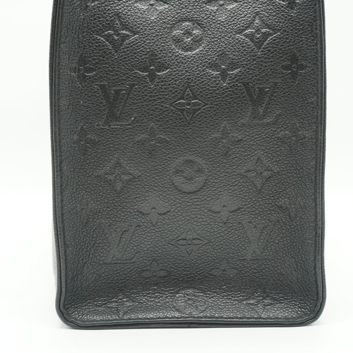 Louis Vuitton	OnTheGo Black MM Tote Bag GHW