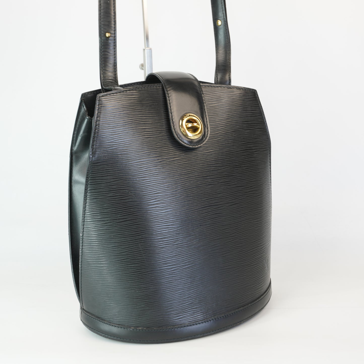 Louis Vuitton	Epi Cluny