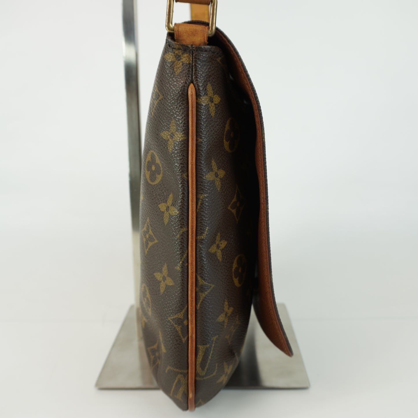 Louis Vuitton	Monogram Mussette