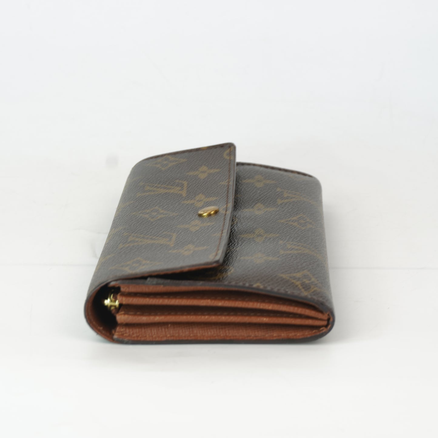 Louis Vuitton	Wallet