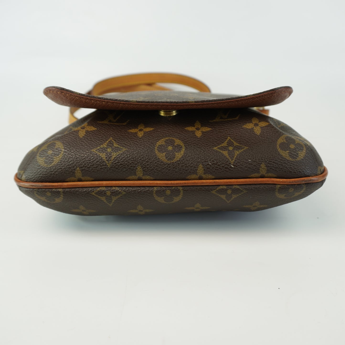 Louis Vuitton	Monogram Mussette