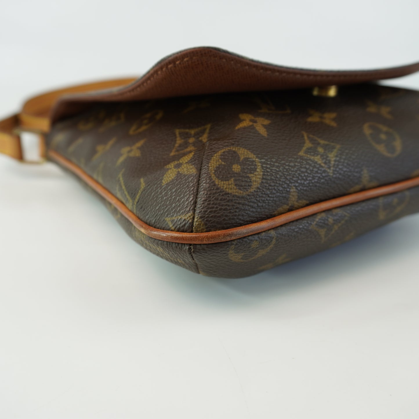 Louis Vuitton	Monogram Mussette
