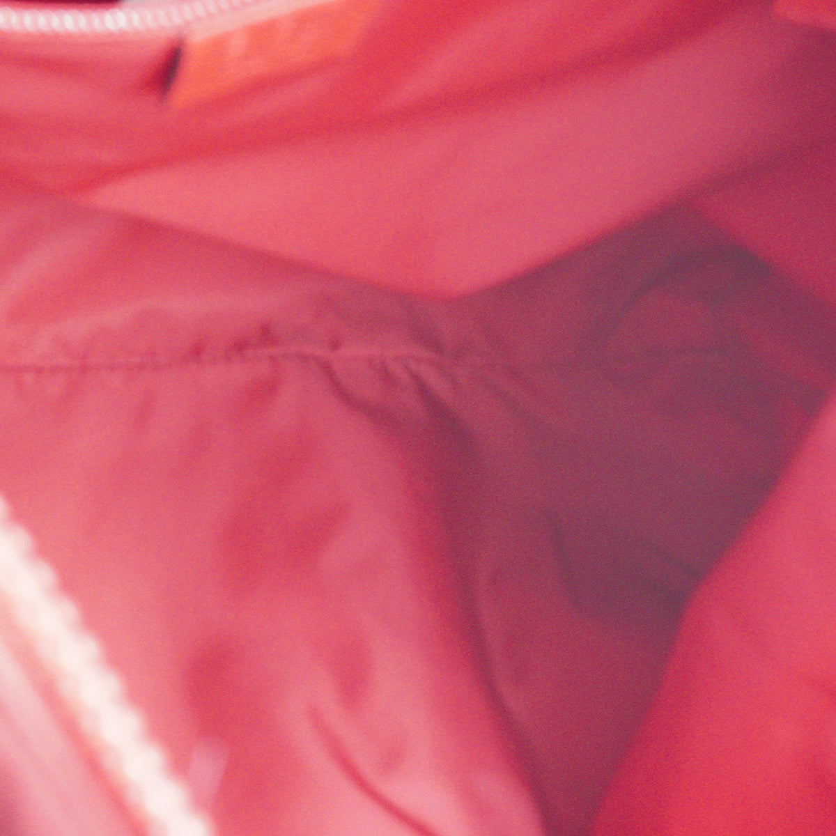 Gucci	GG Nylon 2-Way Satchel Large Red Tote SHW