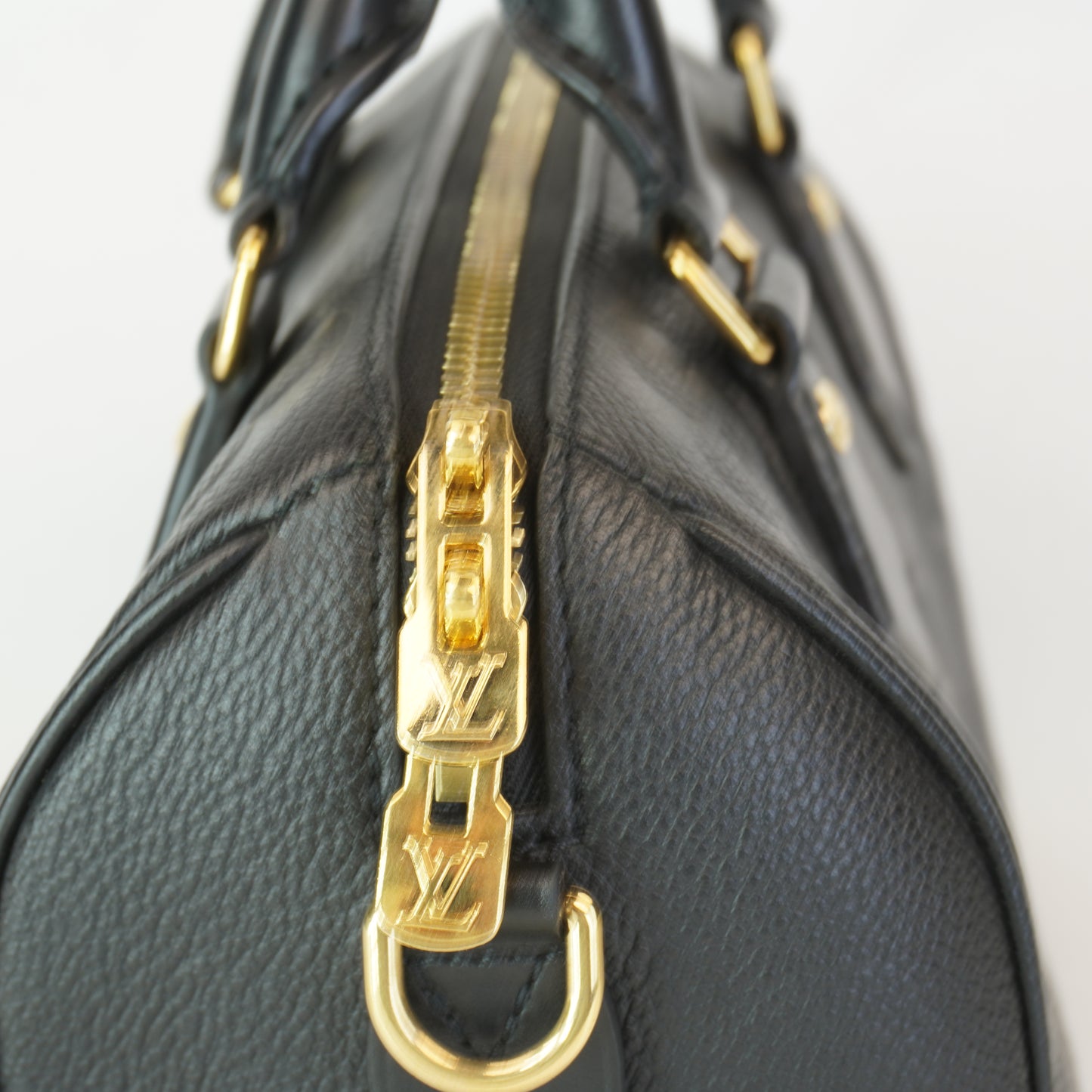 Louis Vuitton	Speedy Bandouliere 20 Black