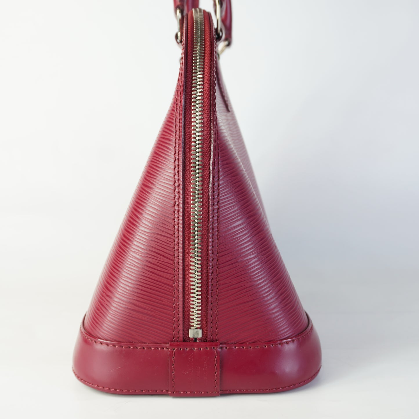 Louis Vuitton	Alma Handbag Epi Leather Burgundy