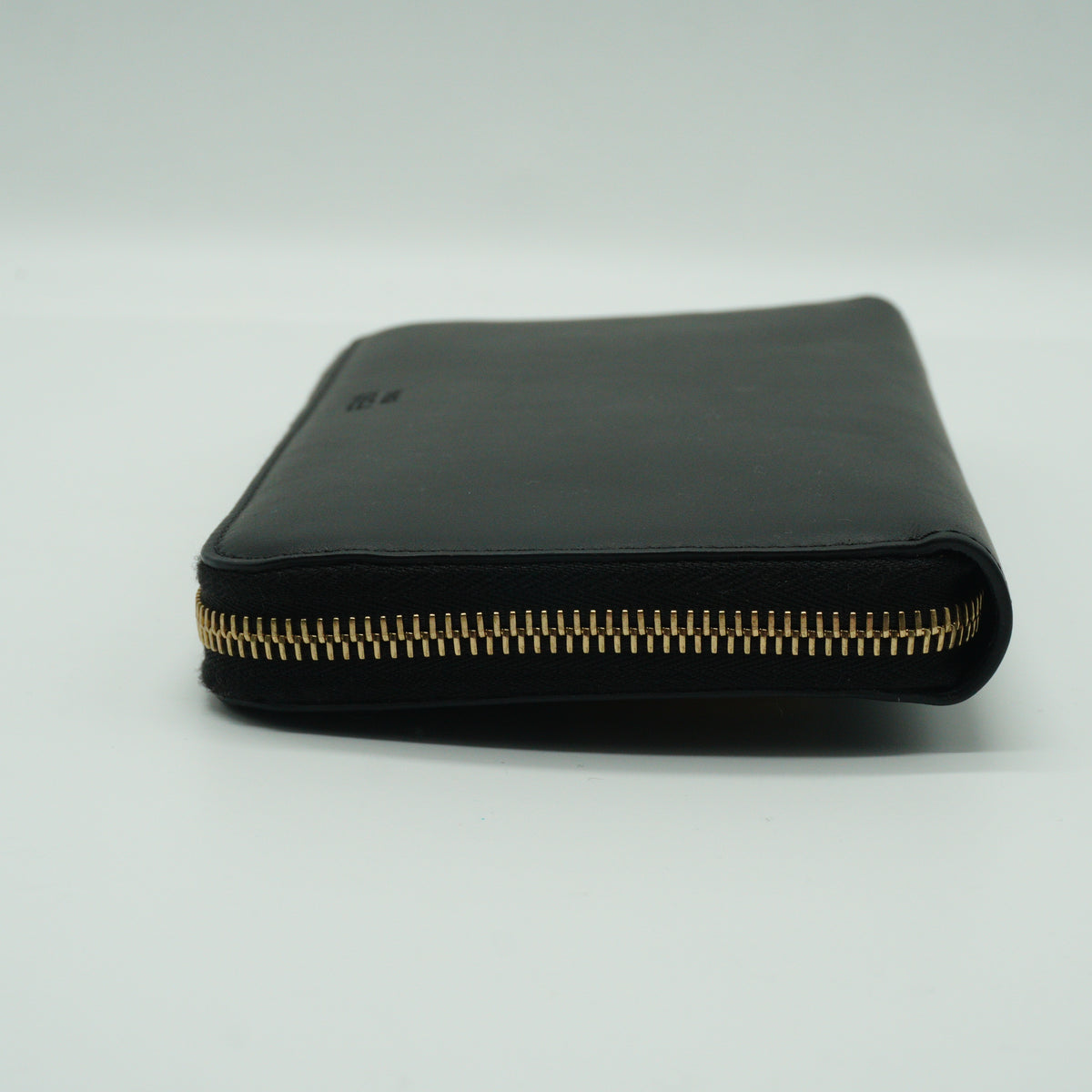 Fendi	Bugs Zip-Around Wallet Black GHW