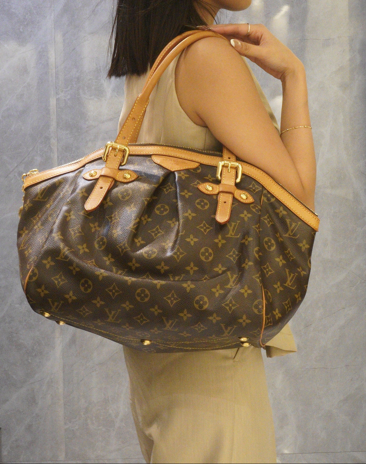Louis Vuitton	Tivoli Monogram Canvas GM