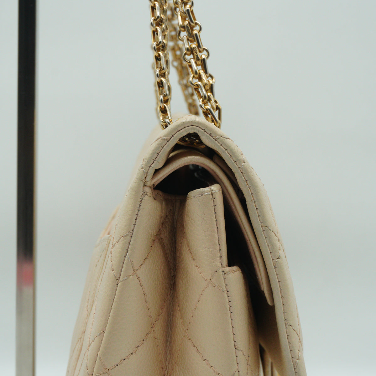 Chanel	2.55 Reissue Medium Flap Bag Beige GHW