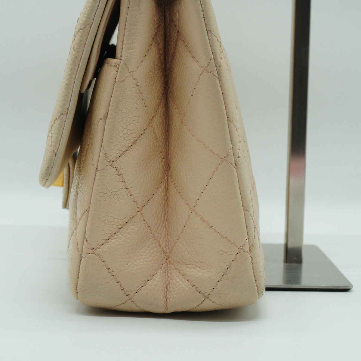 Chanel	2.55 Reissue Medium Flap Bag Beige GHW