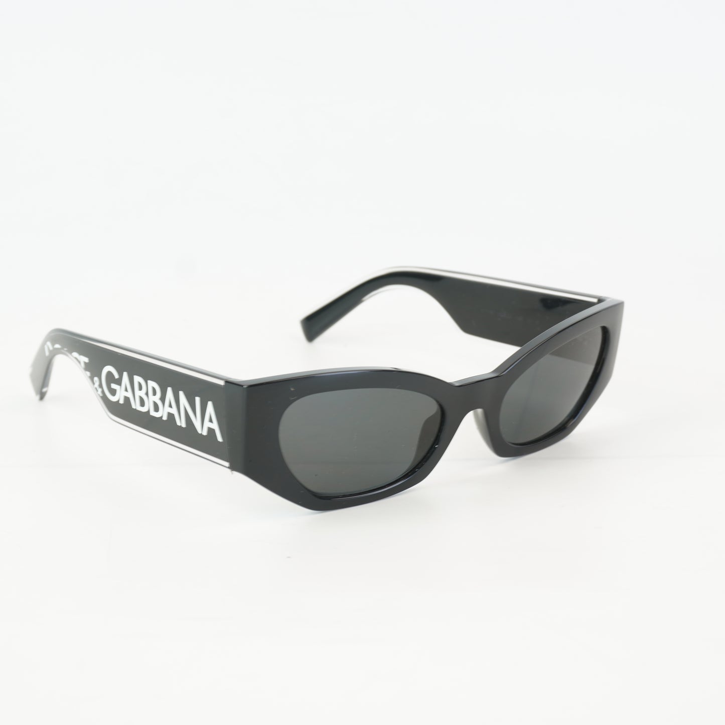 Dolce&Gabanna	Classic Black Cat-Eye