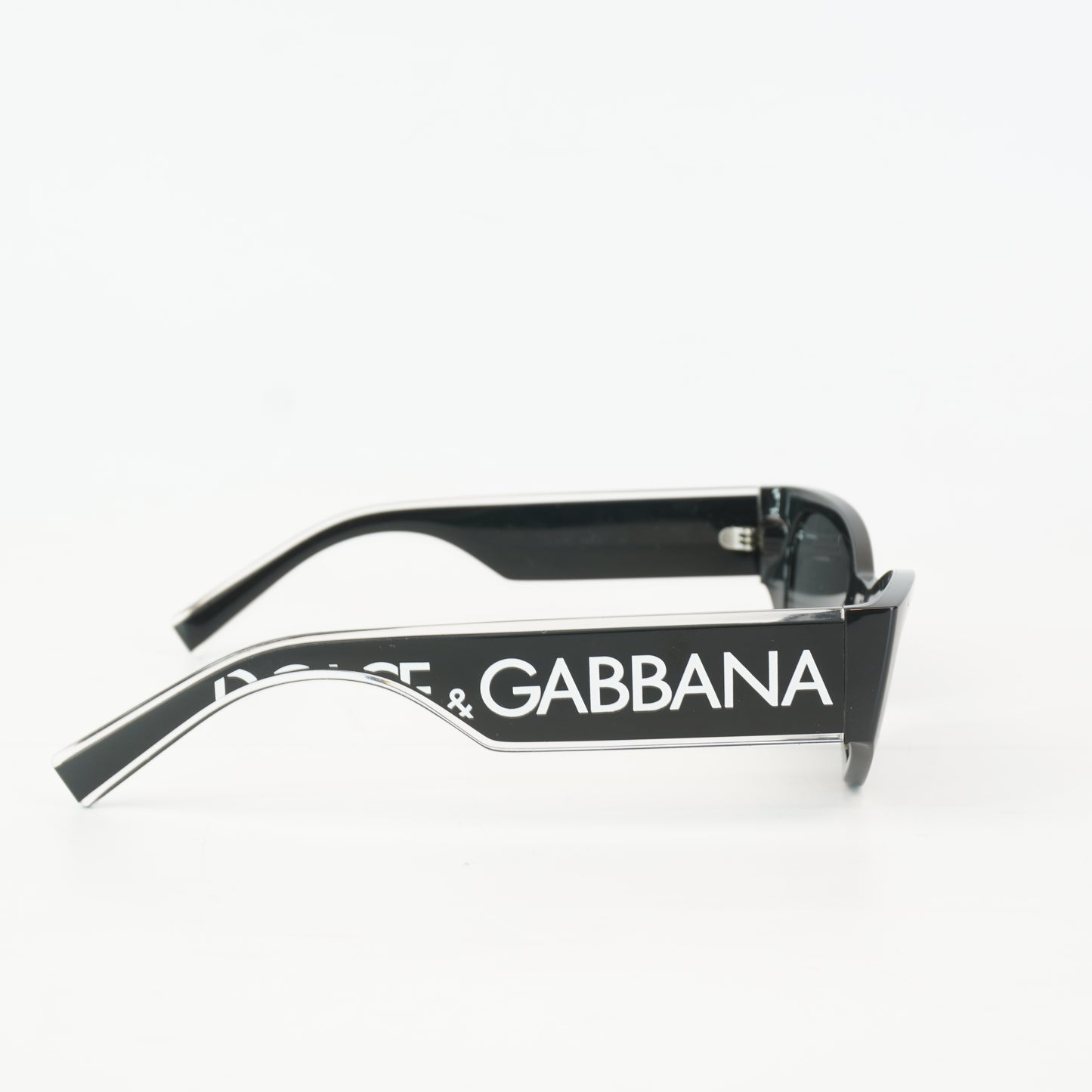 Dolce&Gabanna	Classic Black Cat-Eye