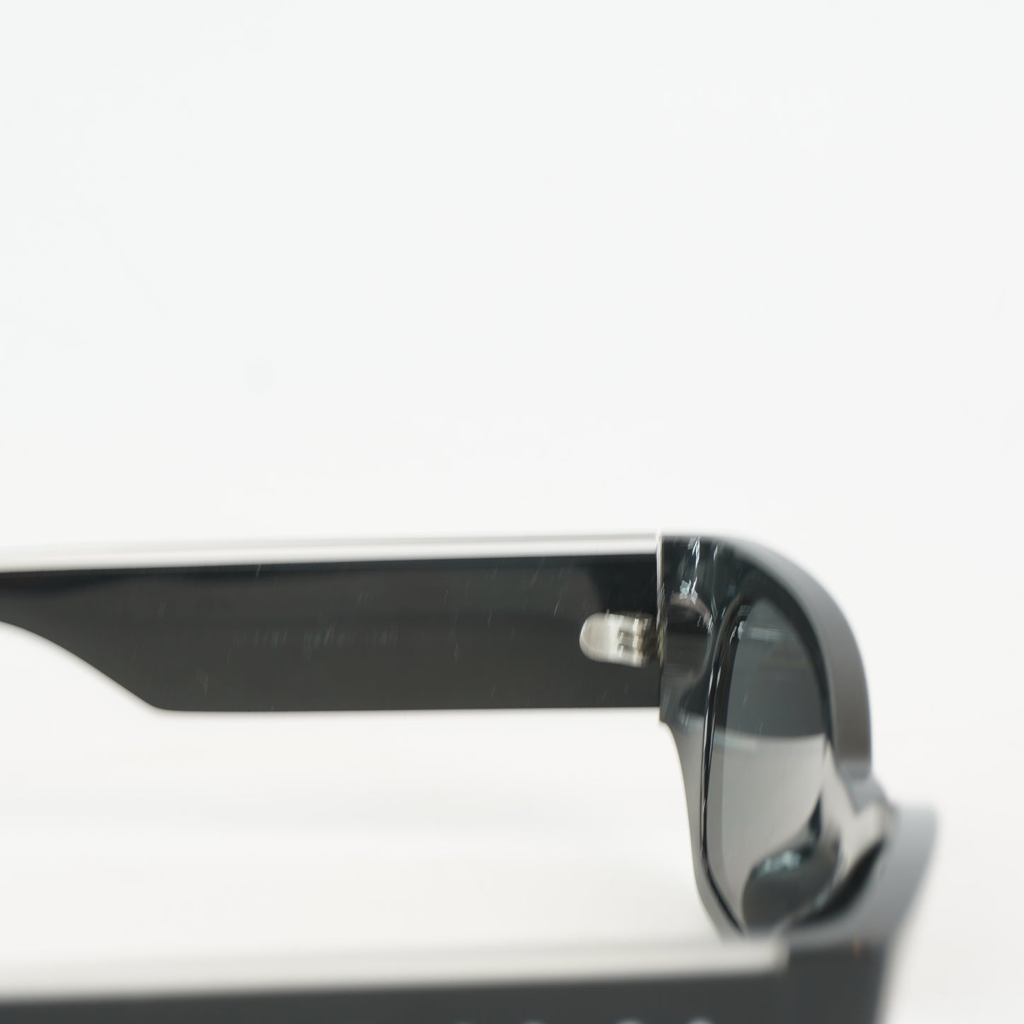 Dolce&Gabanna	Classic Black Cat-Eye